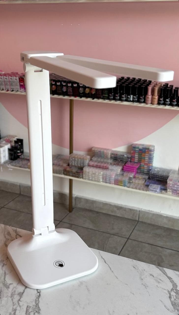 LAMPARA DOBLE CABEZA DE ESCRITORIO