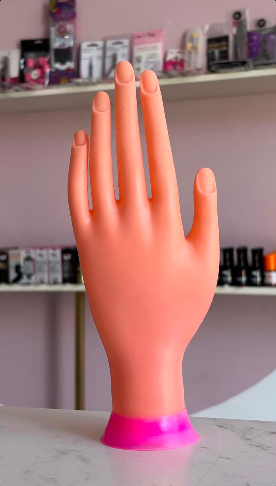 MANO PLASTICO